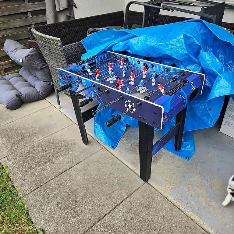 Kinder Tischfussball oder Töggelikasten