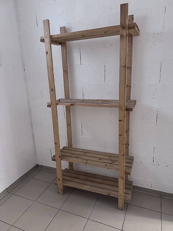 Étagère en bois