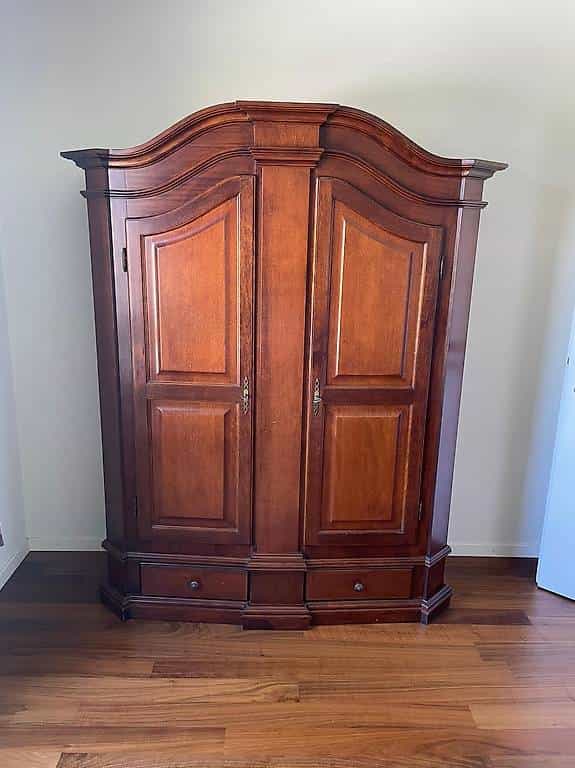 Armoire antiquité 2 portes cerisier/noyer