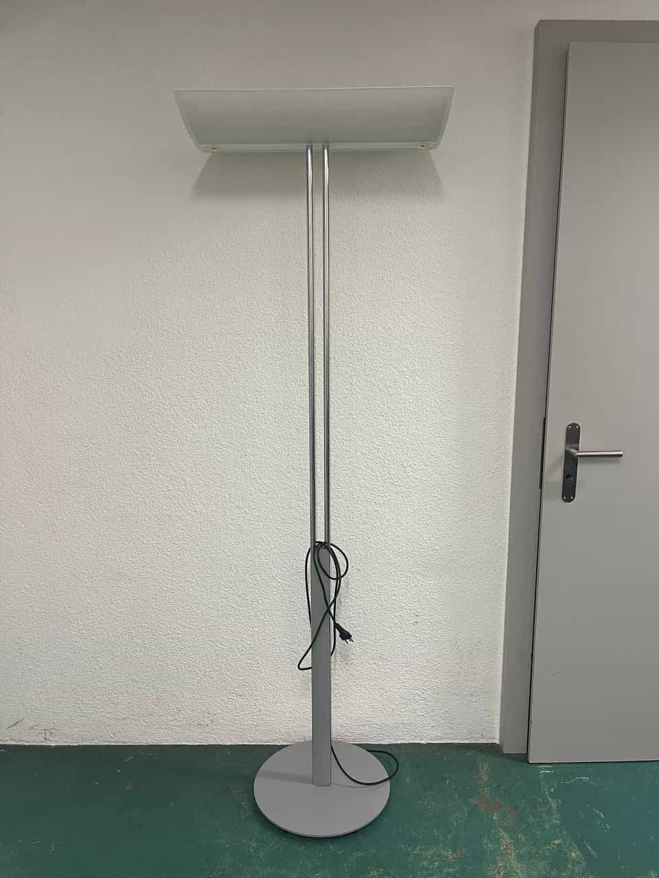Stehlampe mit Bewegungsmelder
