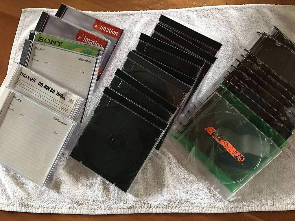 Verschenke 28 CD-Hüllen