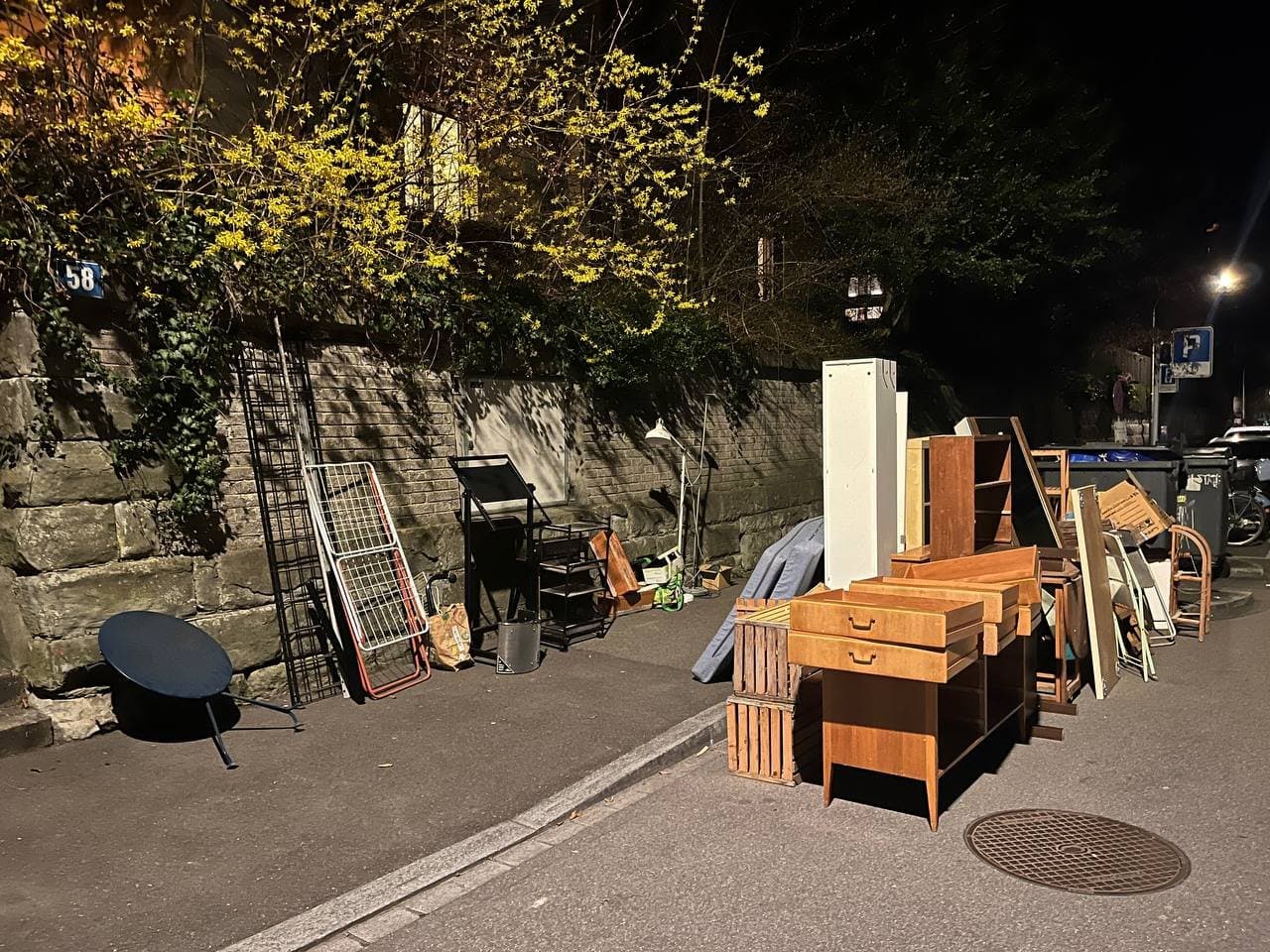 Möbel und Haushaltsgegenstände