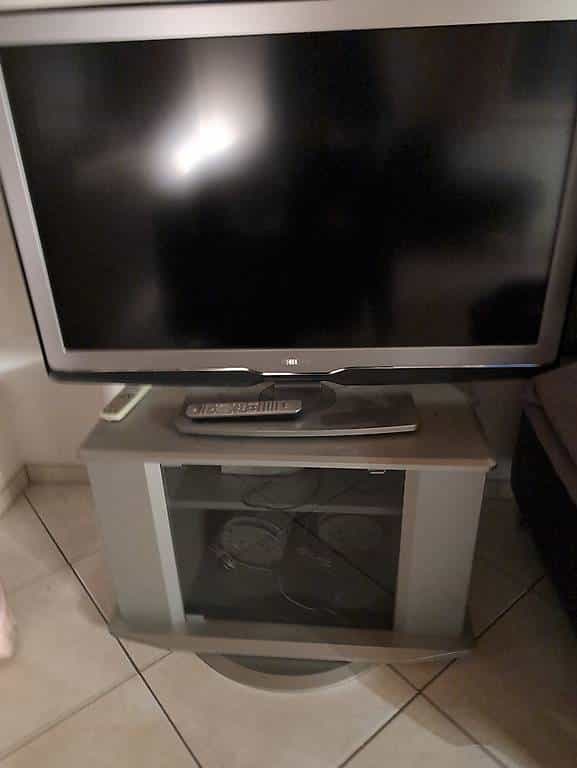 Fernsehmöbel mit oder ohne Fernseher