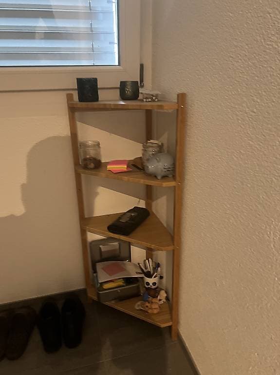 Dreieckiges Möbel