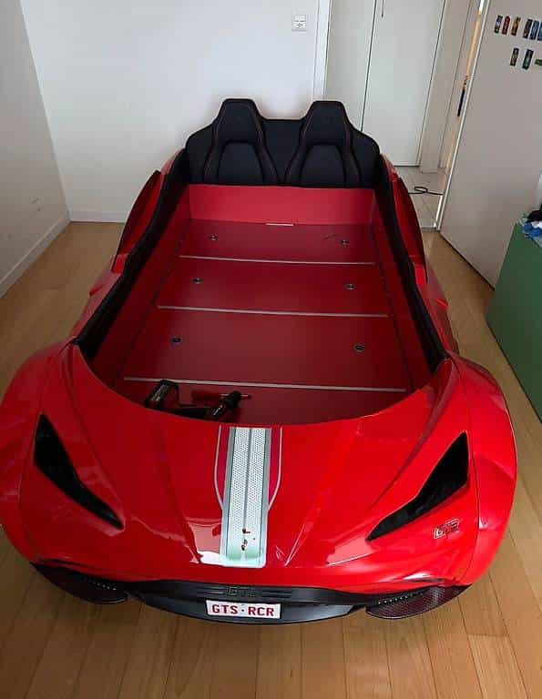 Çilek Autobett rot ohne Matratze, beschädigt, gratis