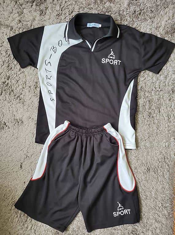 A donner ensemble sport garçon
