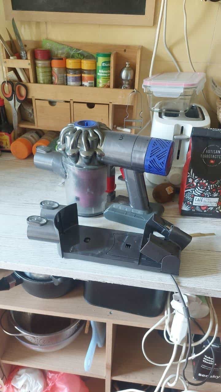 Support et chargeur Dyson à donner