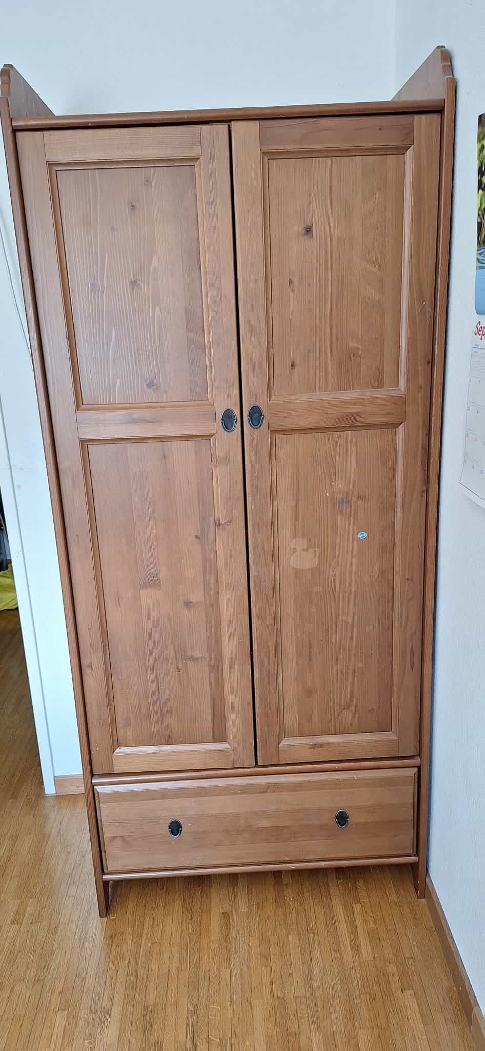 Kleiderschrank Holz, braun