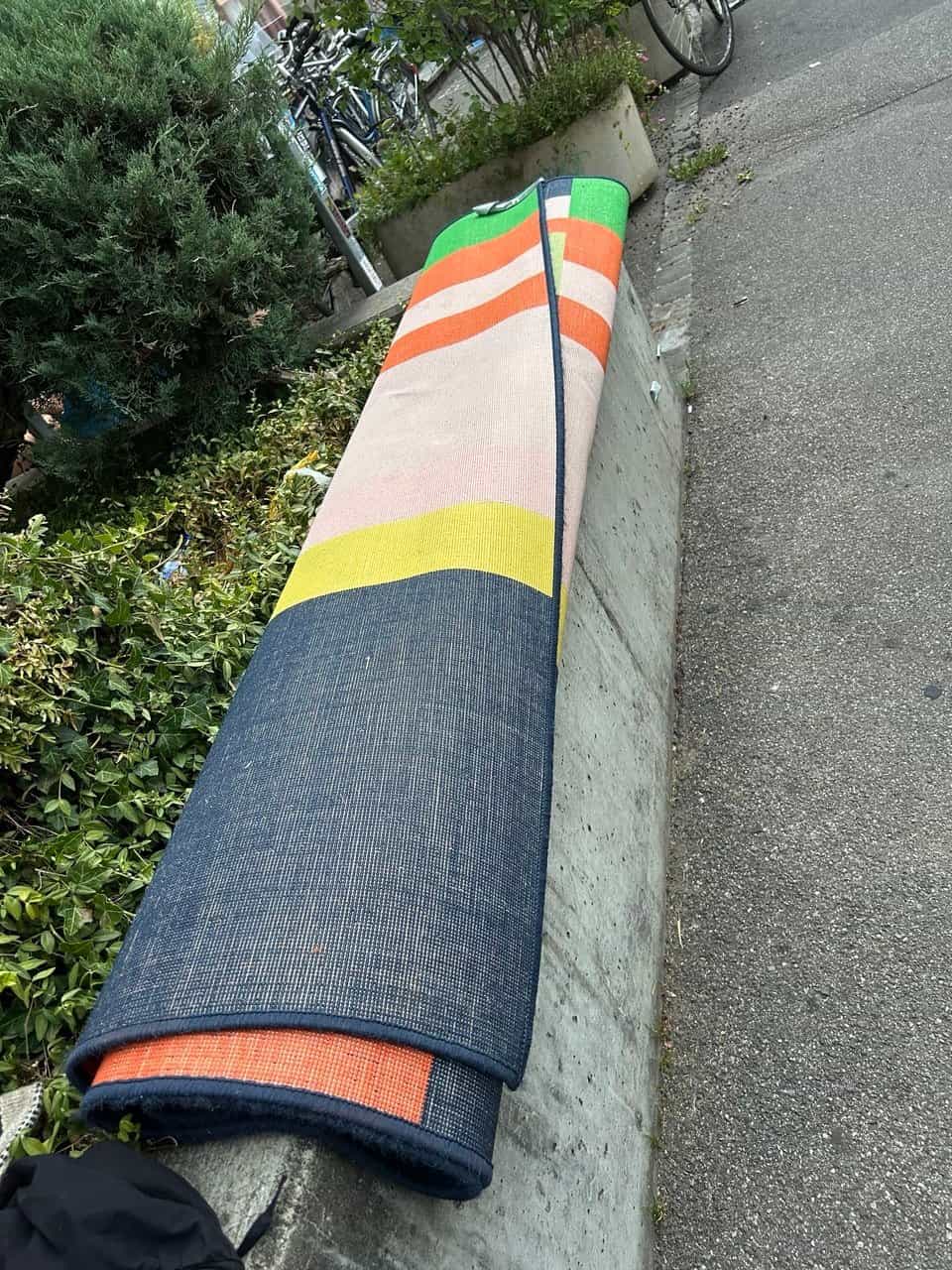 Bunte Yogamatte oder Sportmatte