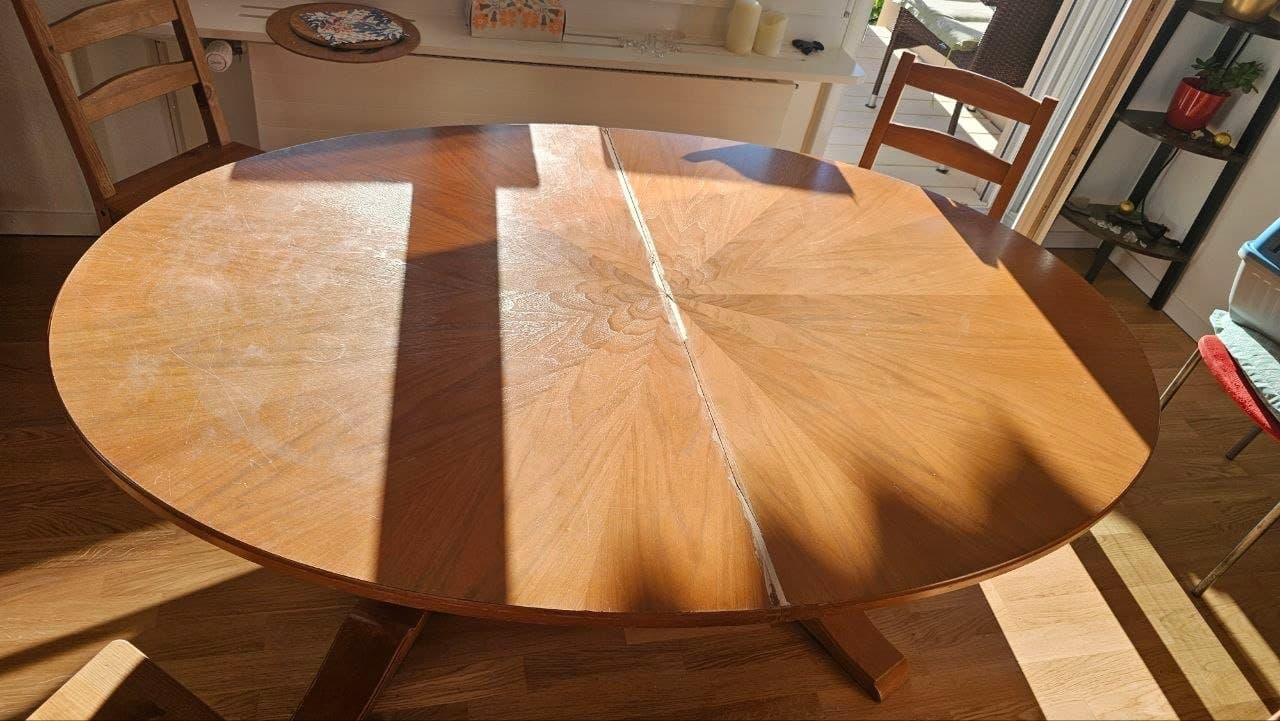Ausziehbarer Holztisch zu verschenken