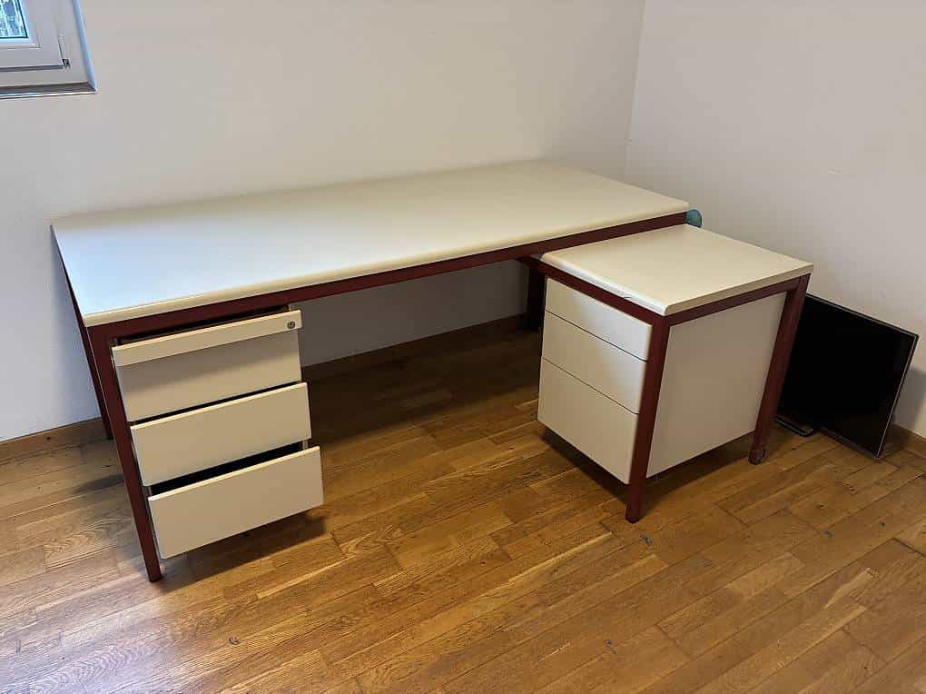 Pult Schreibtisch GRATIS