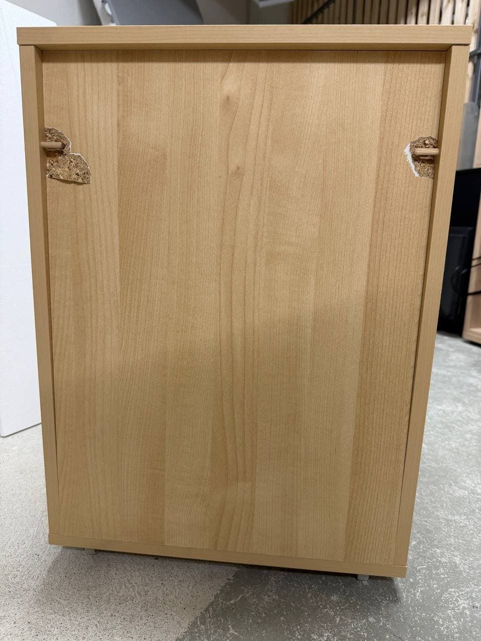 Nachttisch mit Schaden