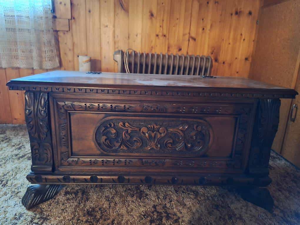 Coffre en bois en bon état