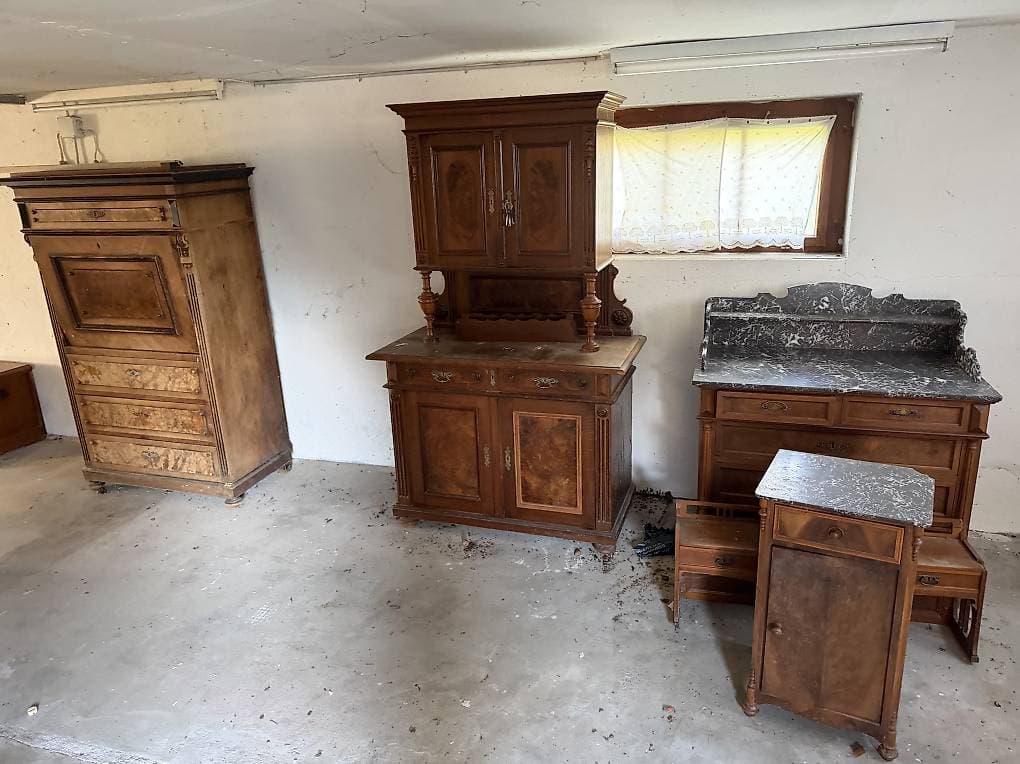 GRATIS - Alte Holzmöbel