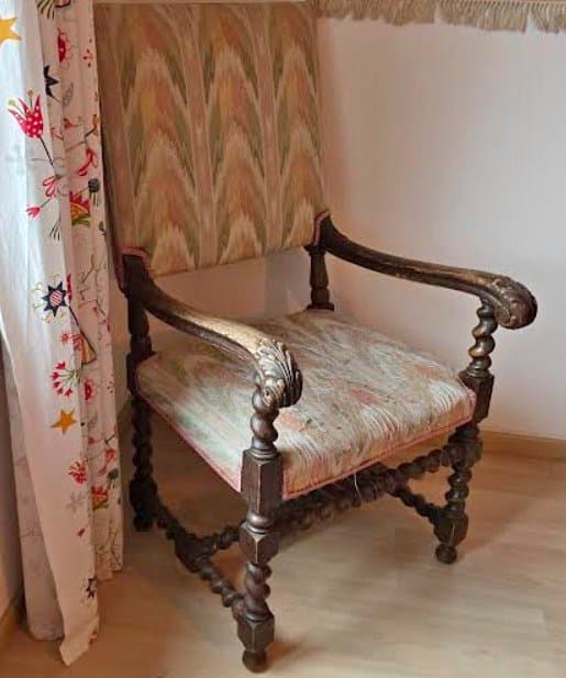 GRATIS: 2 x antike Stühle