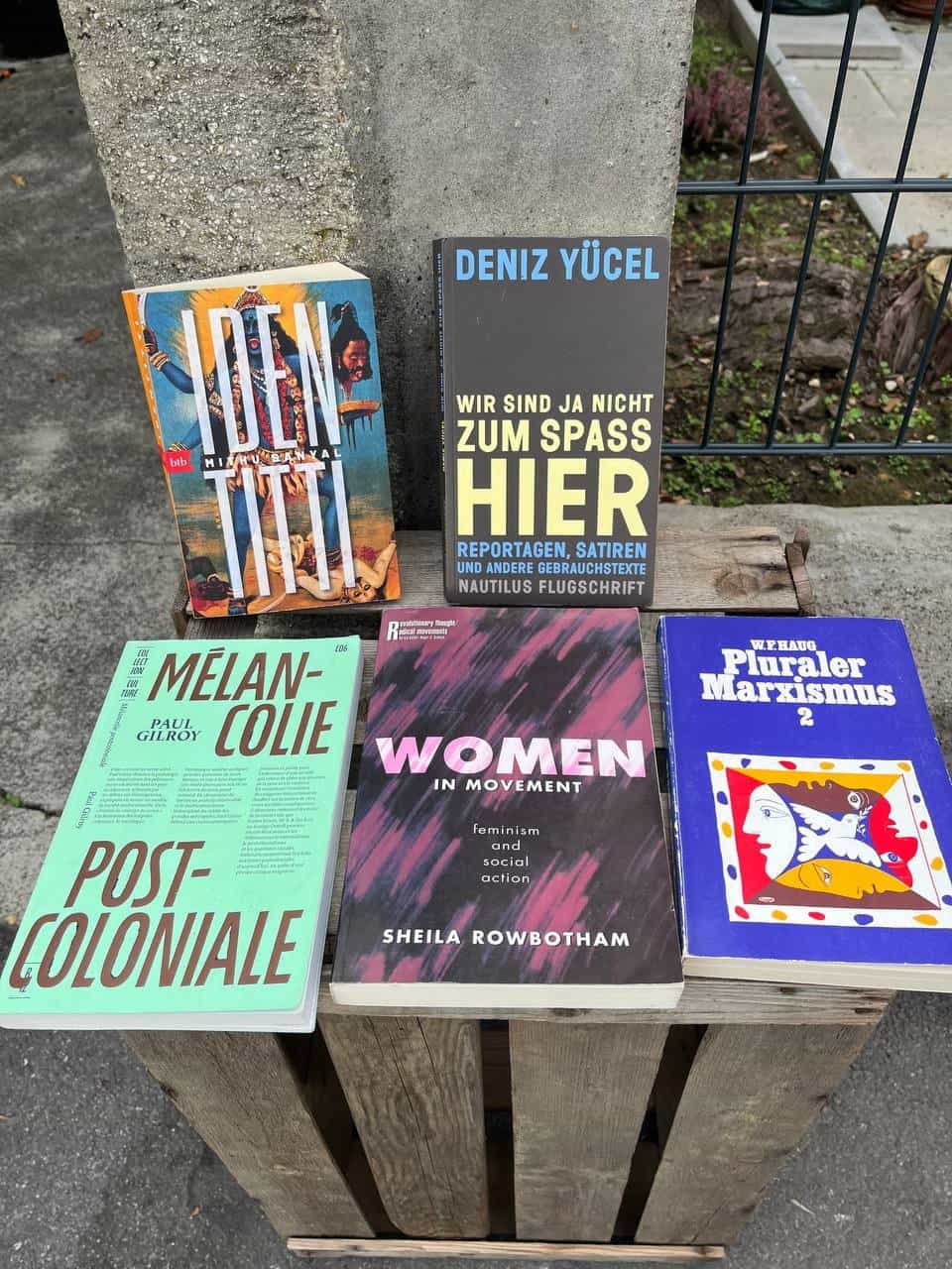 Bücher verschiedene Titel