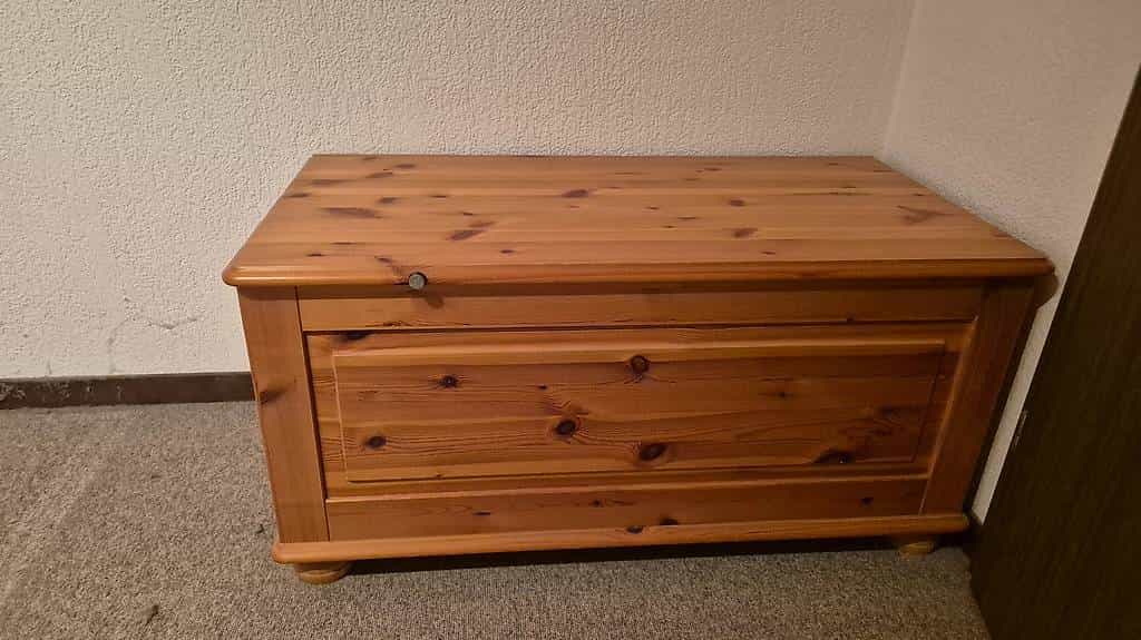 Holztruhe / Holzkiste
