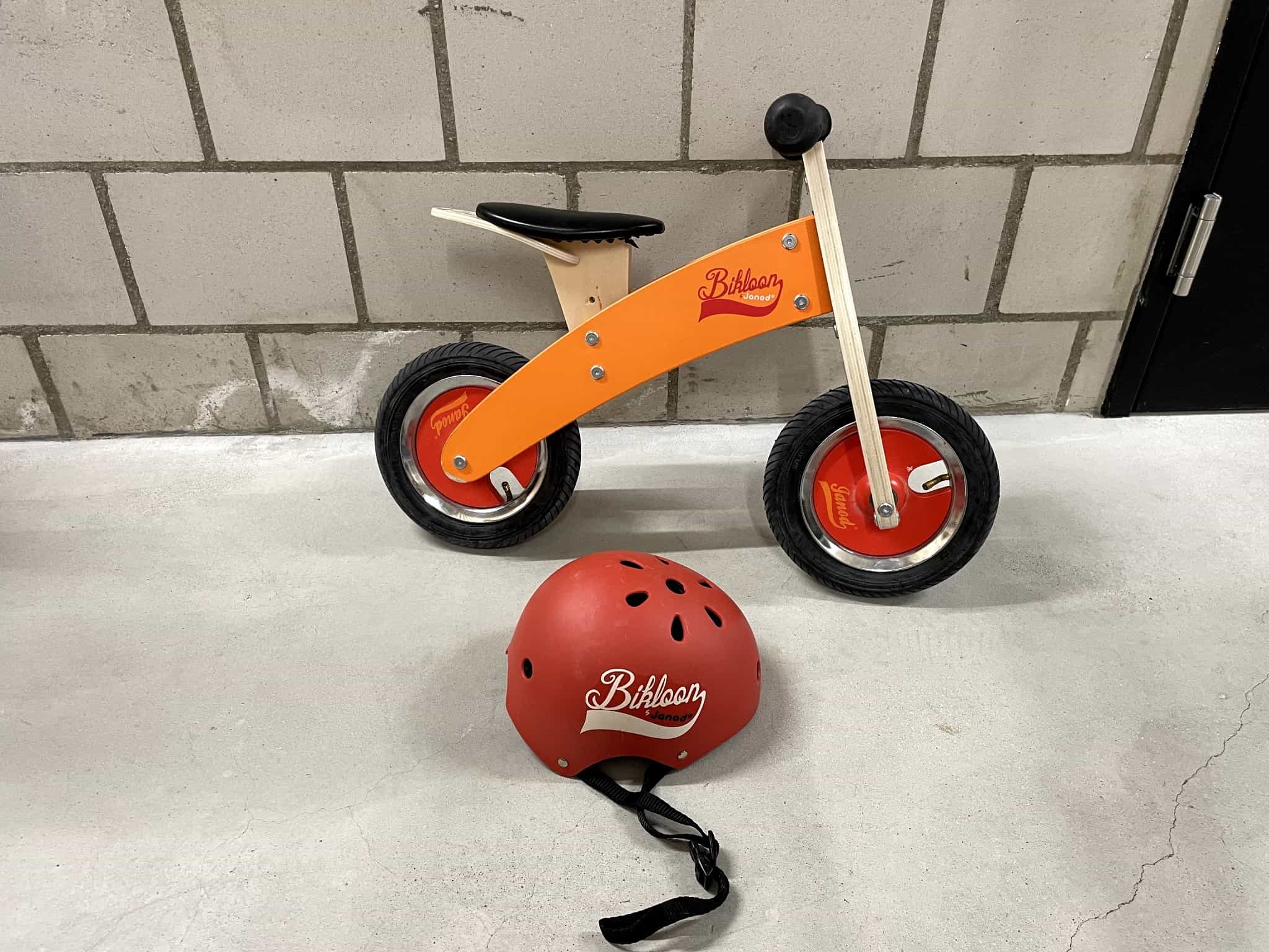 Laufrad Bitkoon orange + Helm rot