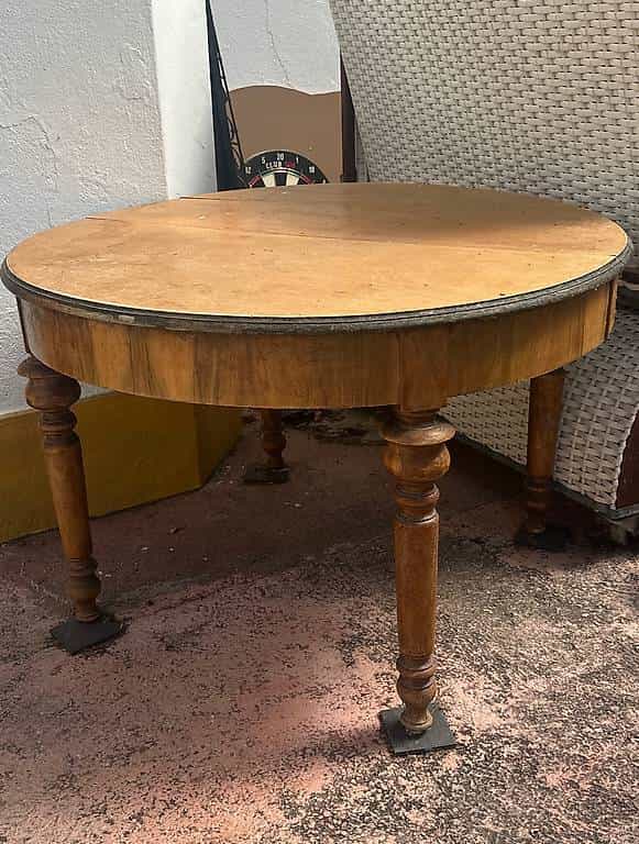 Table ancienne en bois à donner