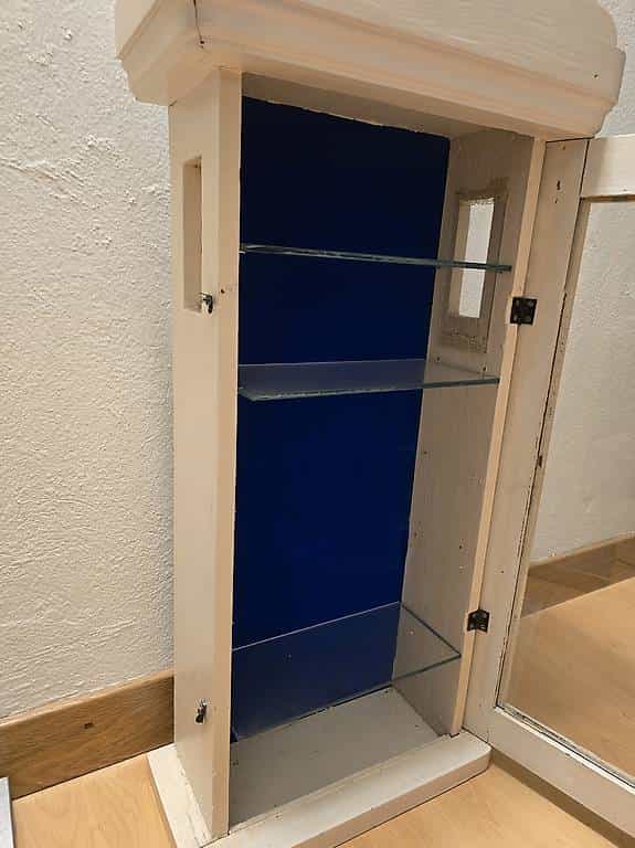 Vitrine zum Aufhängen
