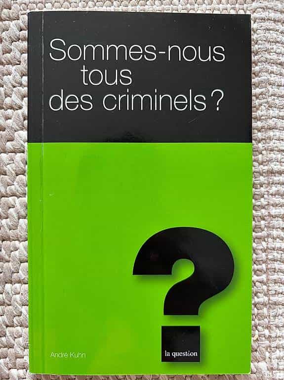Droit, nombreux livres, au plus offrant