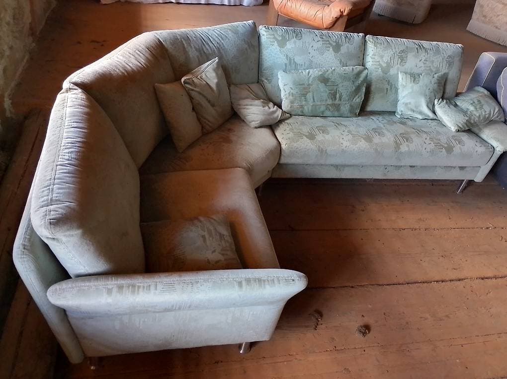 Ecksofa zu verschenken
