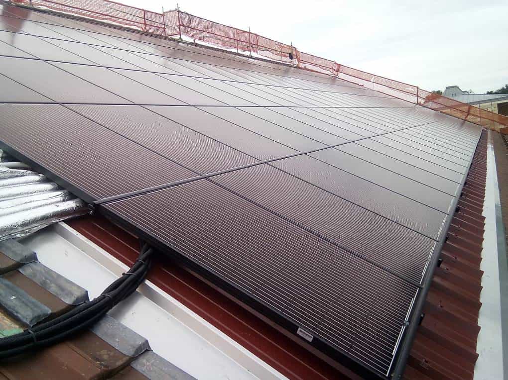Installation solaire hybride photovoltaïque/thermique