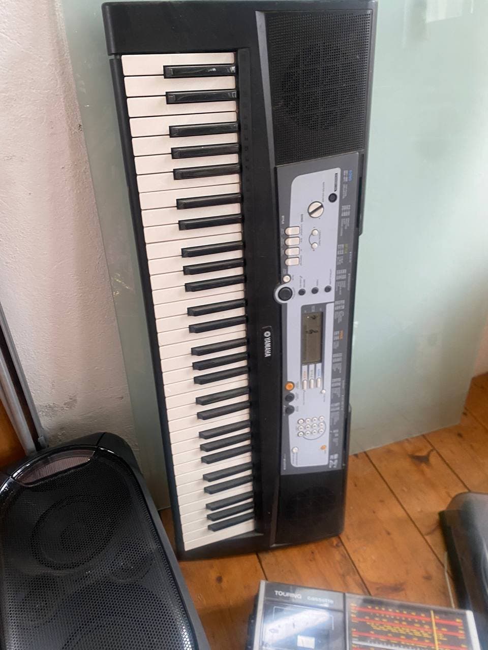 Keyboard, Lautsprecher, Radio, Plattenspieler & Platten