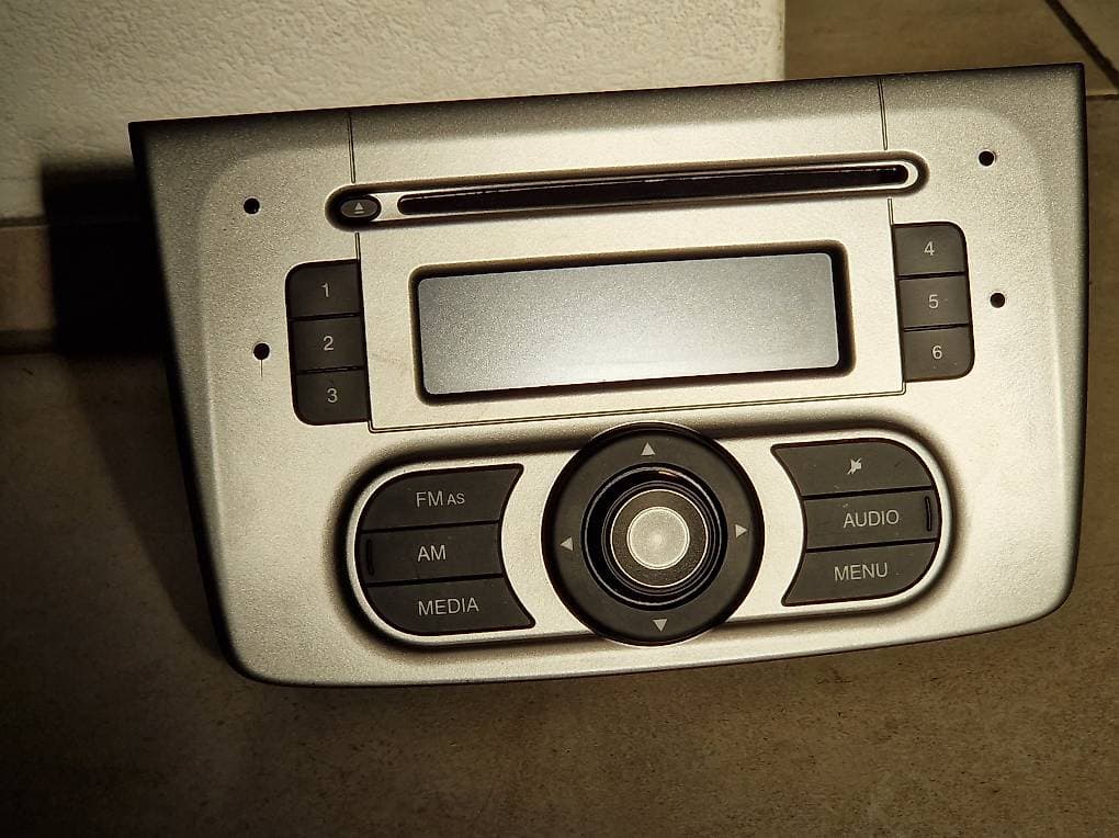 Alfa Mito CD-Radio und Blue & me Einheit