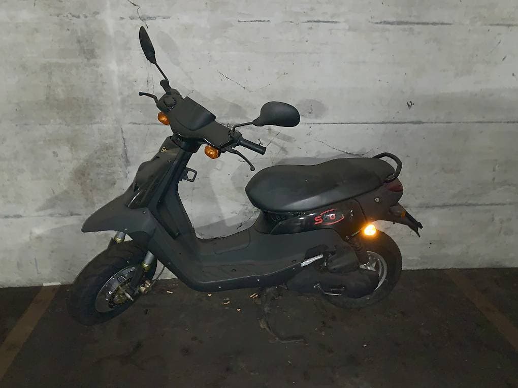 A donner : scooter 50 cm3 - 45 km/h