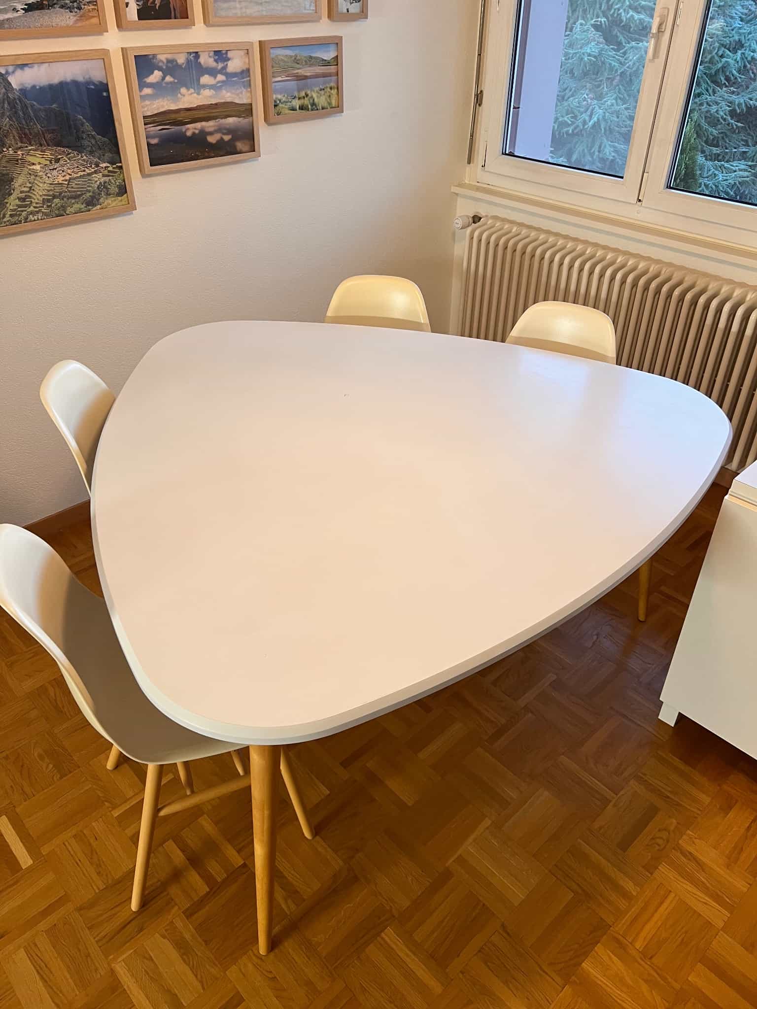 Table à manger + 6 chaises