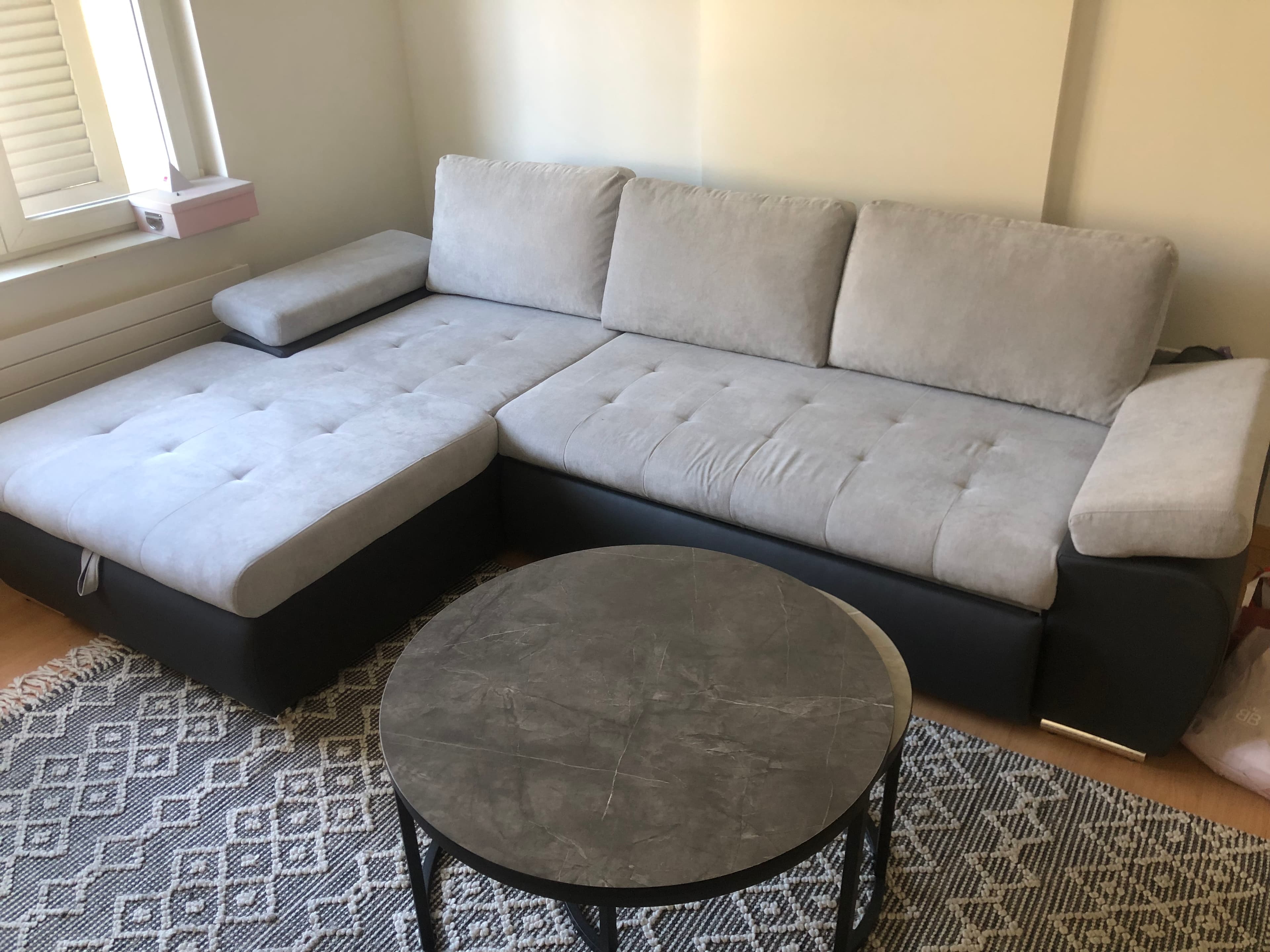 Ecksofa mit Schlaffunktion, Bett