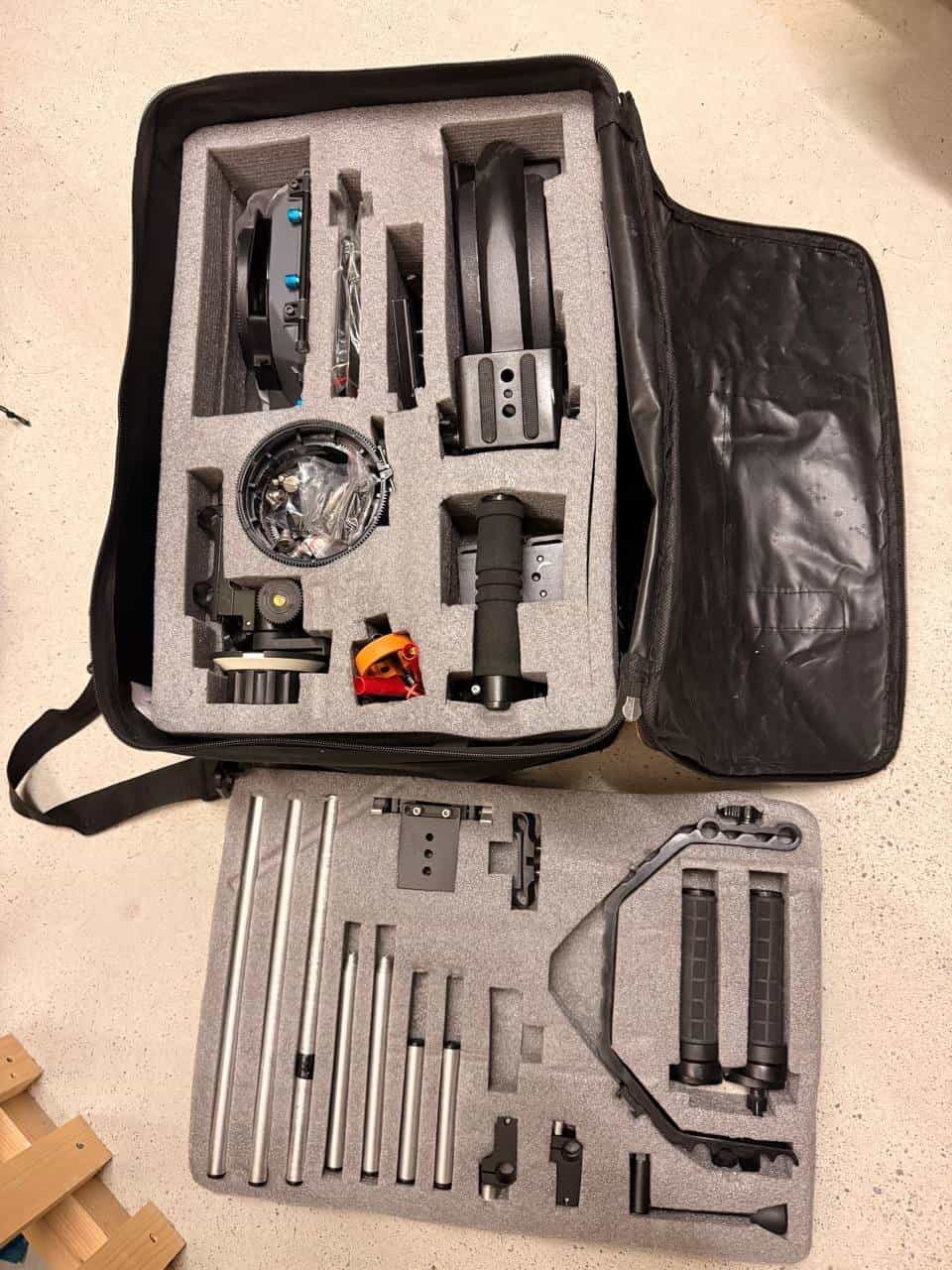 Gratis Schulter-Rig für DSLR Kameras