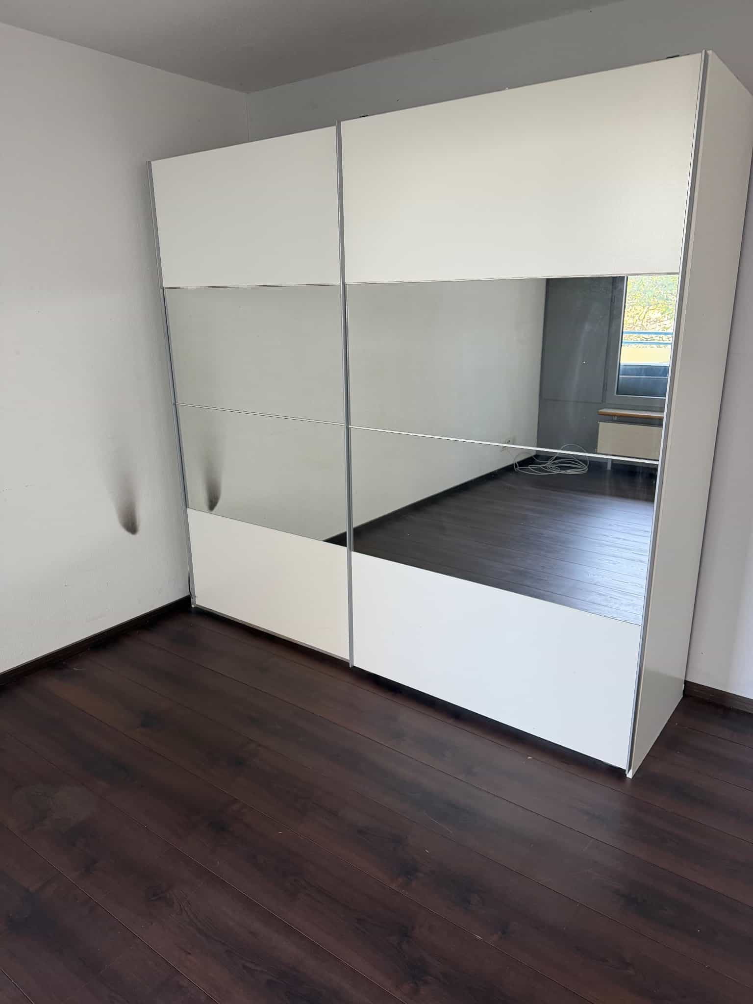 Kleiderschrank mit Schiebetüren, weiss/grau