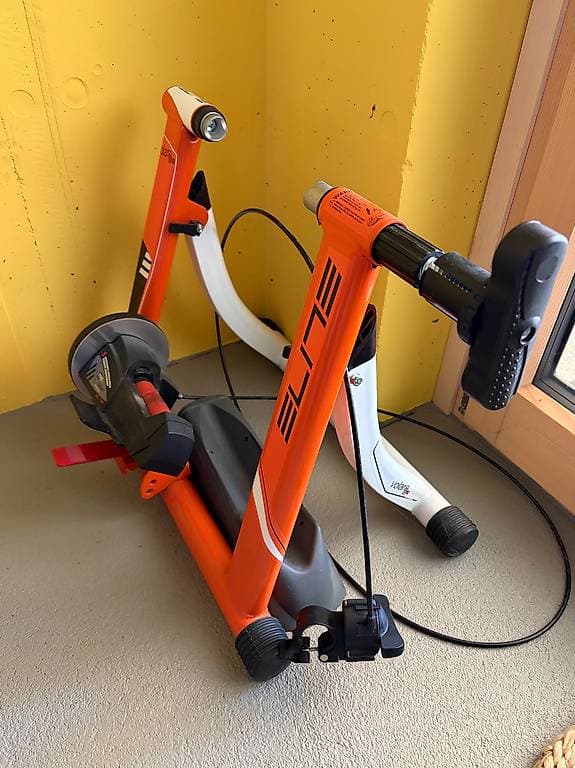 Elite Rollentrainer zu verschenken