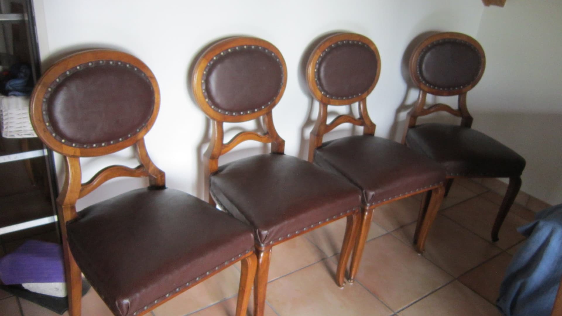 6 bequeme Esszimmerstühle Holz, braunes Kunstleder