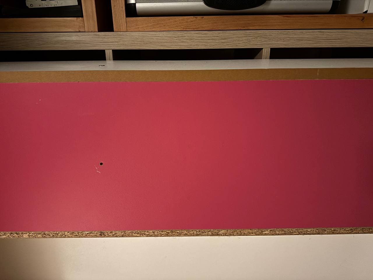 Hochbett mit Regalen