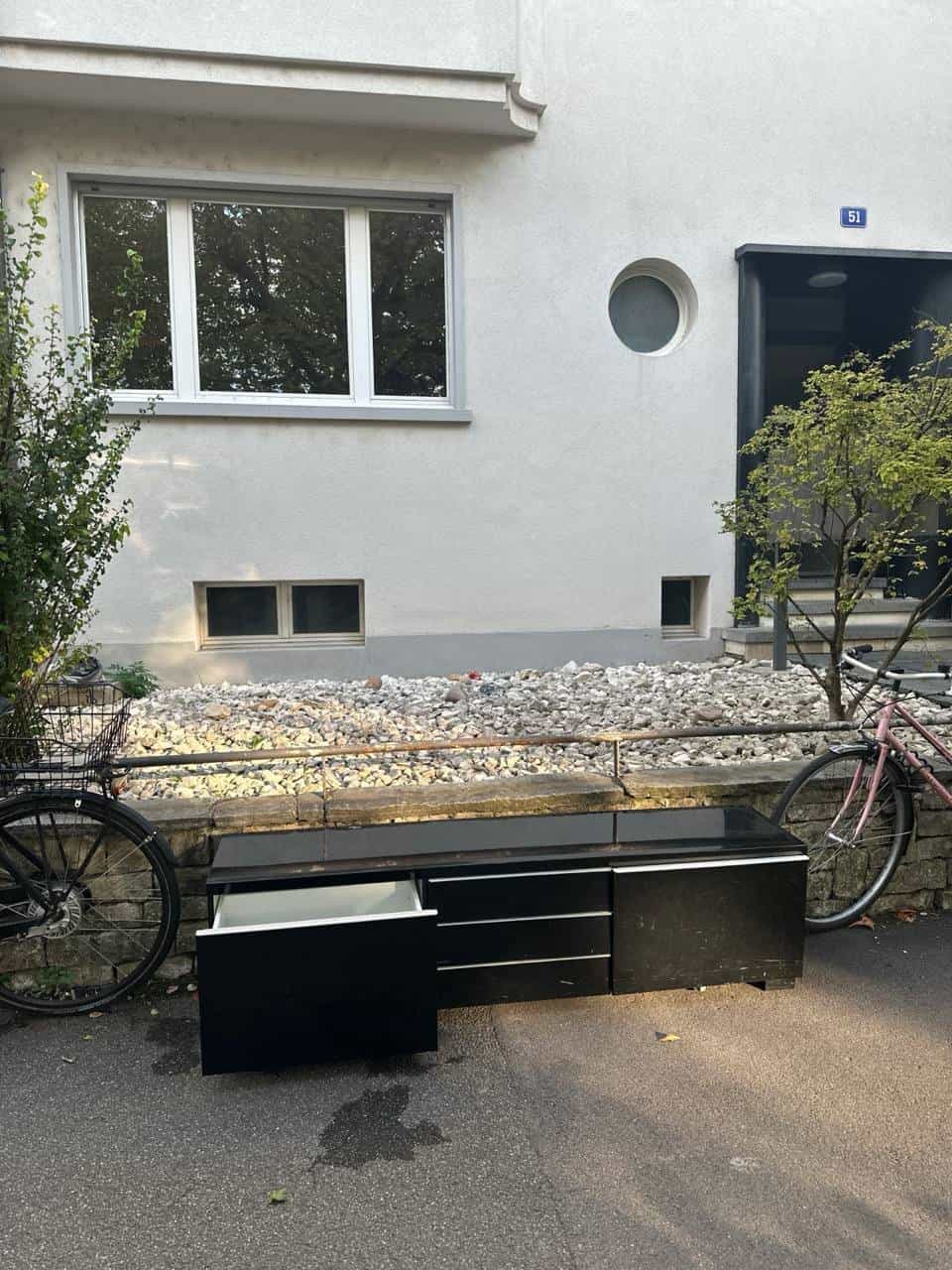 Schwarze Werkbank / Arbeitsplatte