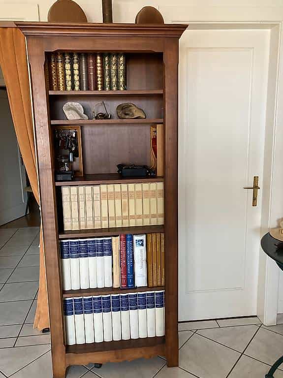 À DONNER : BIBLIOTHÈQUE