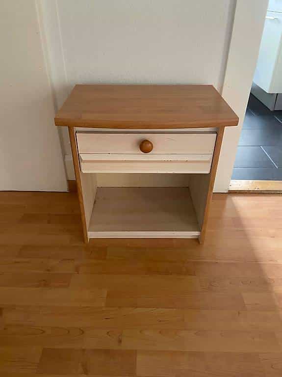 A donner table de chevet