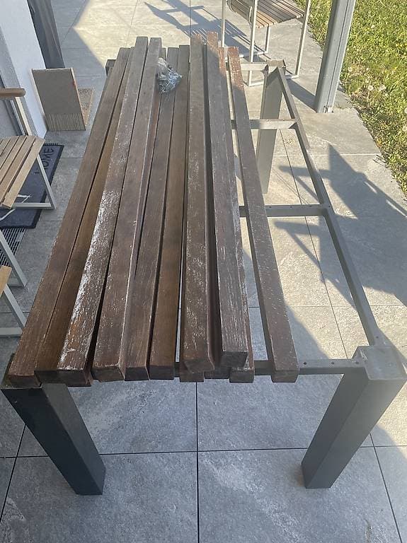 Gartentisch Metall mit Holzlatten