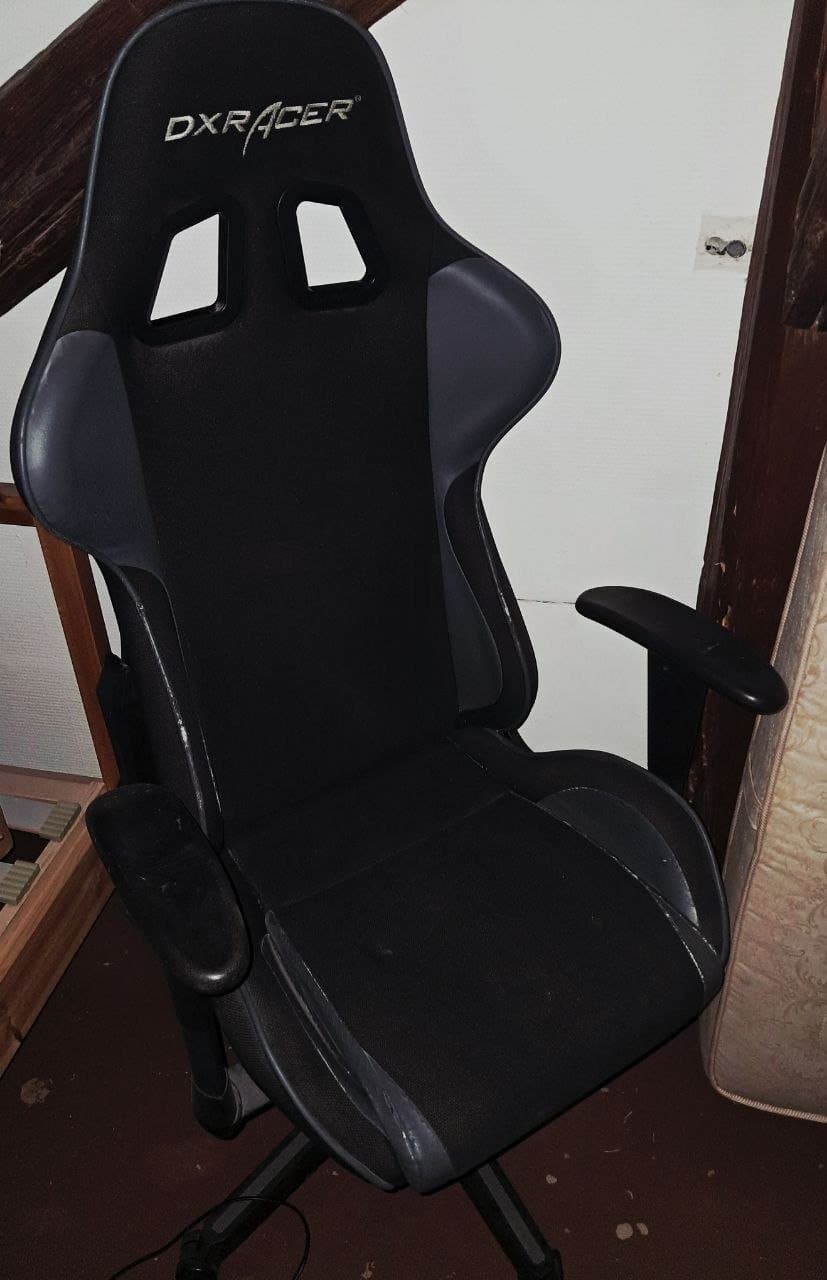 DXRacer Gaming Chair gratis
