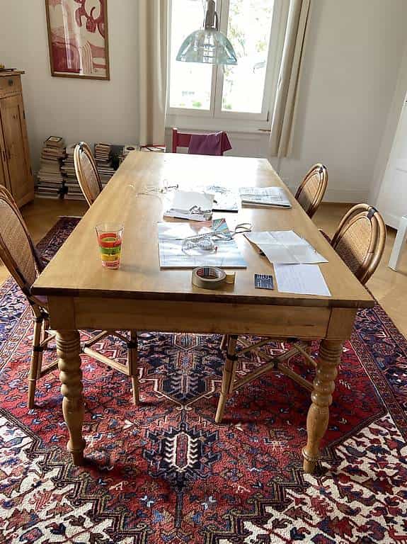 Table en chêne et table basse en ardoise