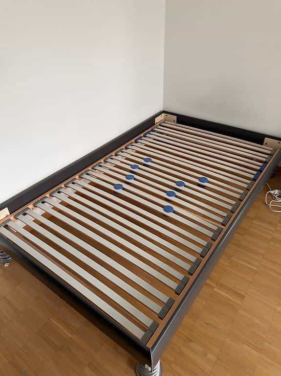 Bett (120x200), verfügbar ab 28.07.2026