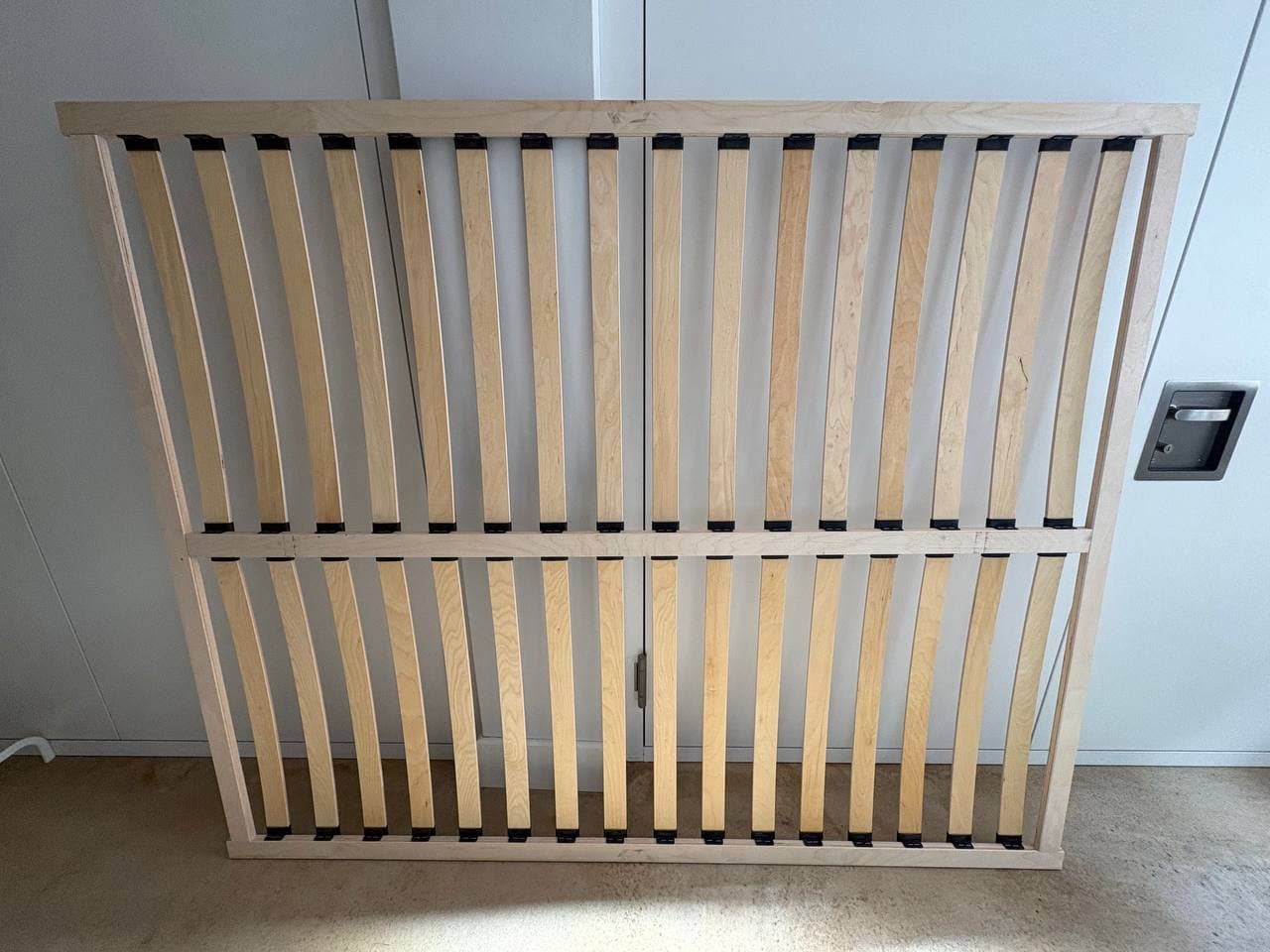 Matratze mit Lattenrost (neu)