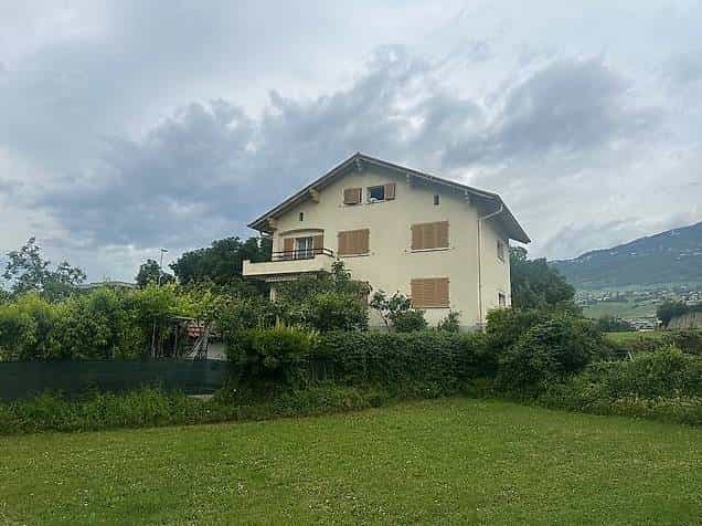 Sierre Immeuble de rendement + terrain à bâtir zone mixte
