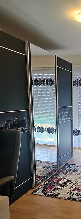 Kleiderschrank + Bett