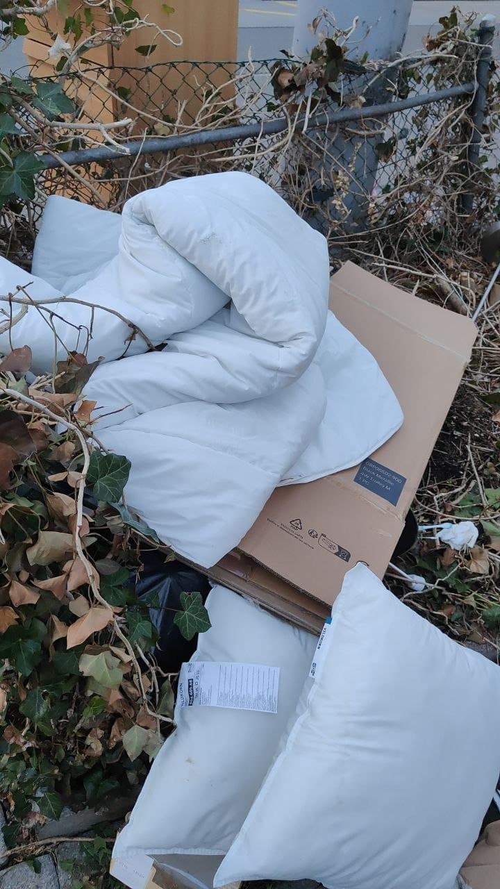 2 Duvets und 2 Kissen