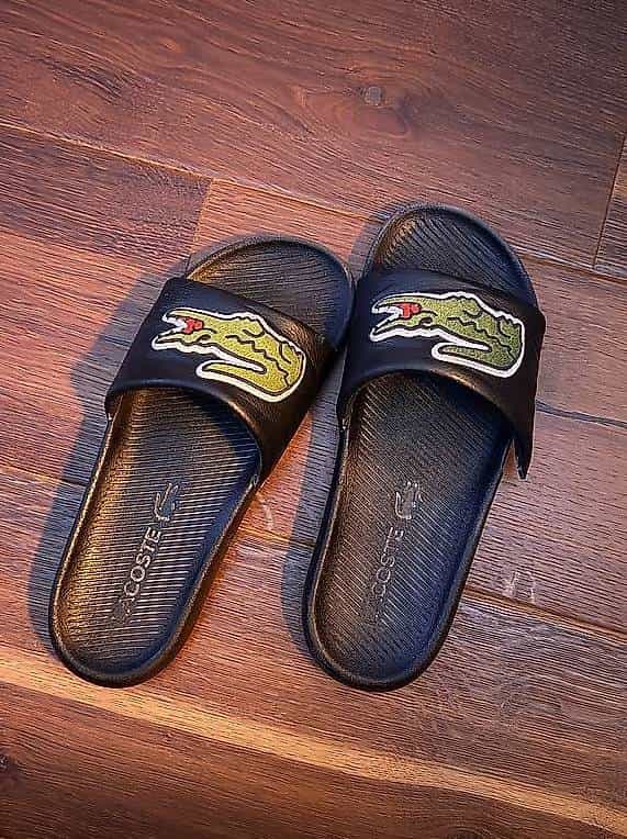 Claquettes Lacoste