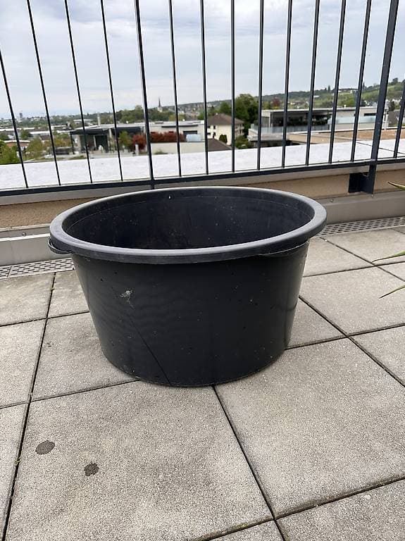 3x runder Kübel 90l